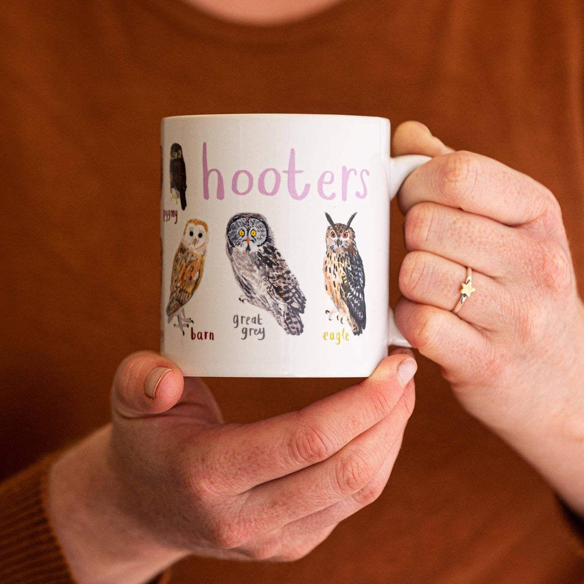 Sarah Edmonds Hooters Bird Mug – illustrated design