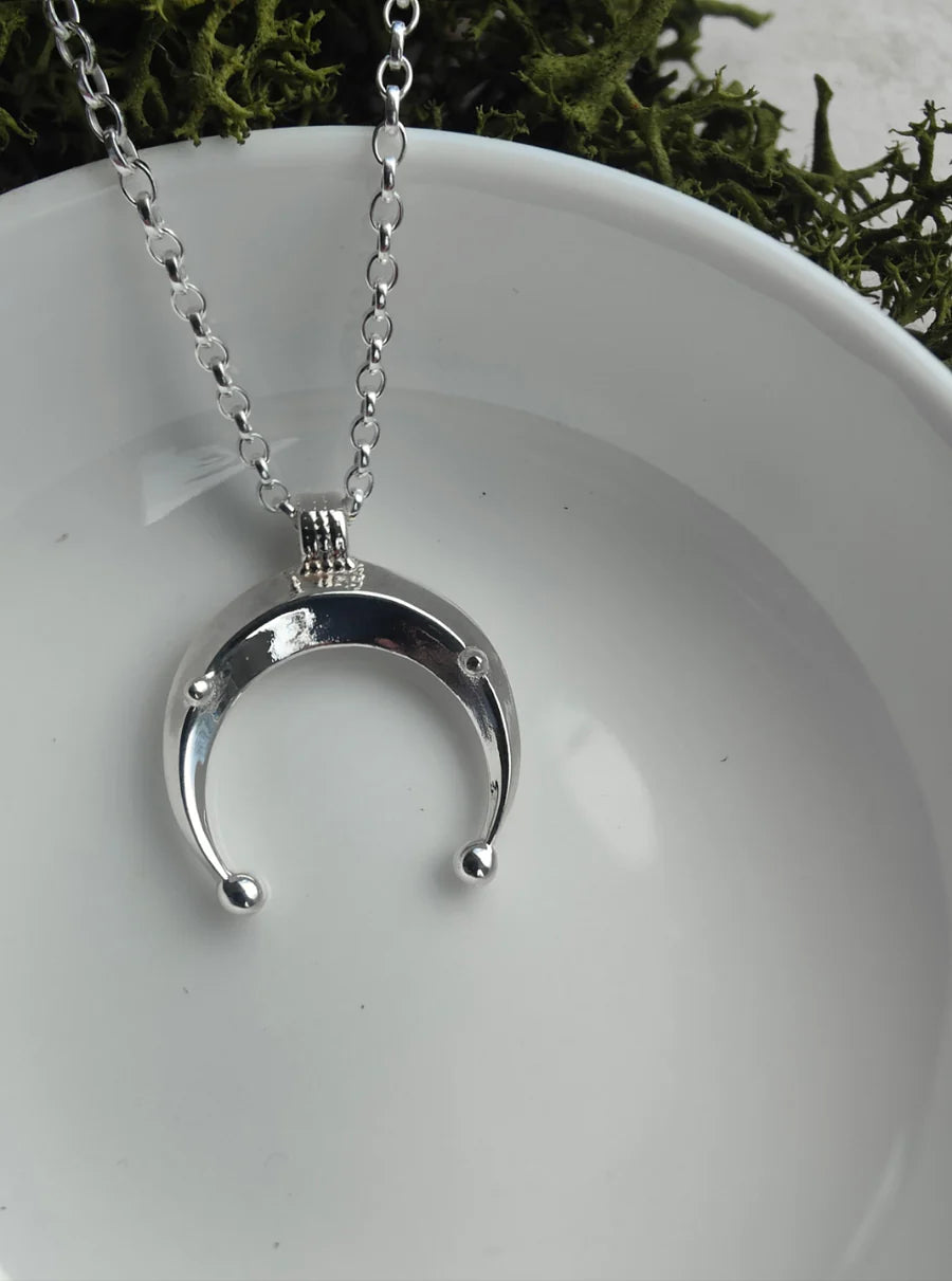 The ‘Night Wayfinder’ Necklace